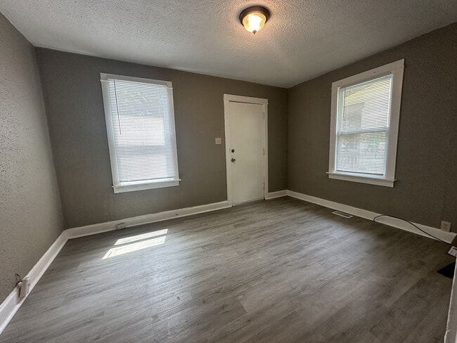 Building Photo - 5303 Hamilton Ave