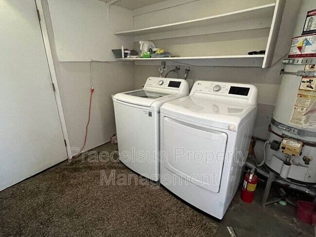 Building Photo - 5741 Calle Sal Si Puedes