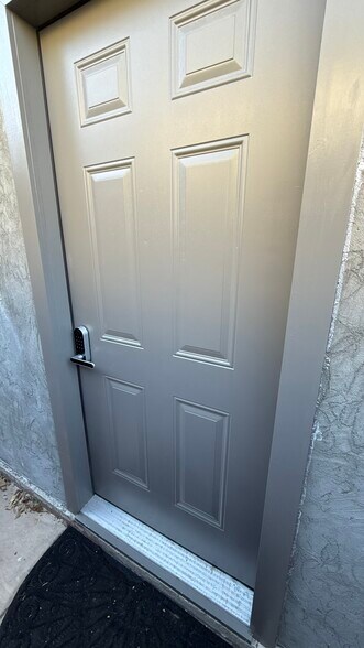 Building Photo - 15916 Binney St