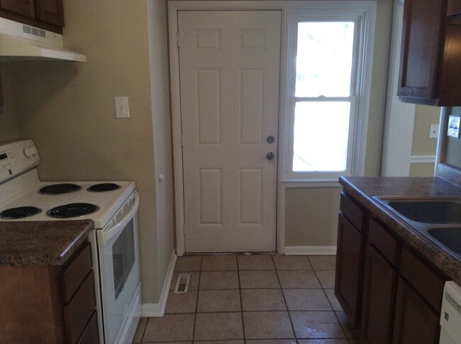 Building Photo - Indianapolis West side - 4 BR home