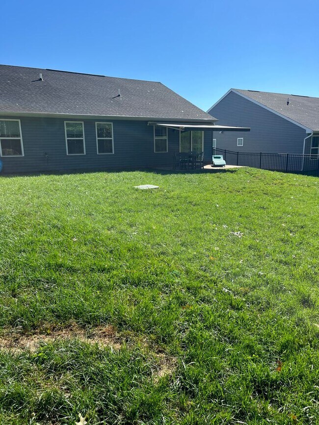 Building Photo - 3 bed 2 bath rental in Village Oaks Subdivision close proximity to Lake Monticello