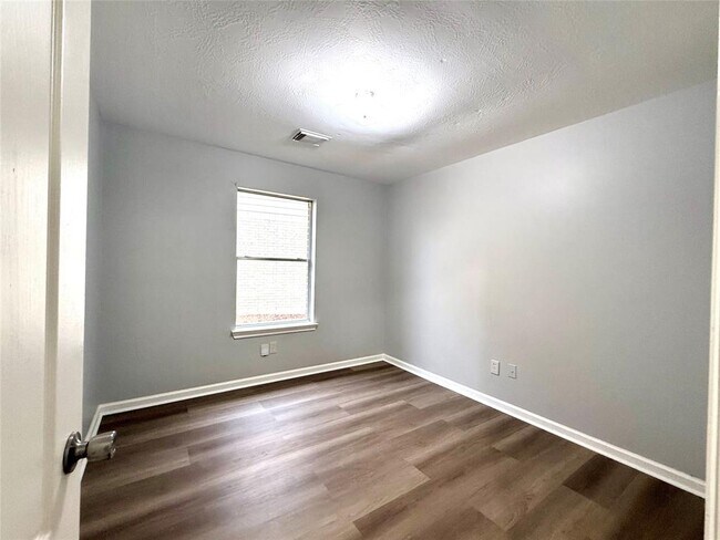 Building Photo - 5223 Mountain Forest Dr