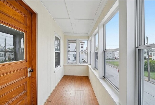 Building Photo - 31 Whitcomb St