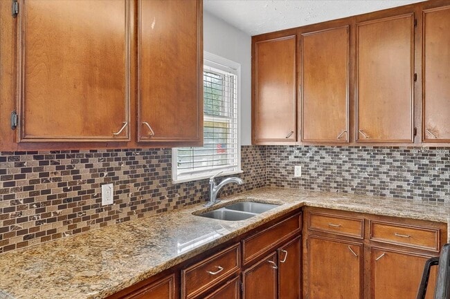 Building Photo - 11230 Blades- 3bed/1bath $1,195/month