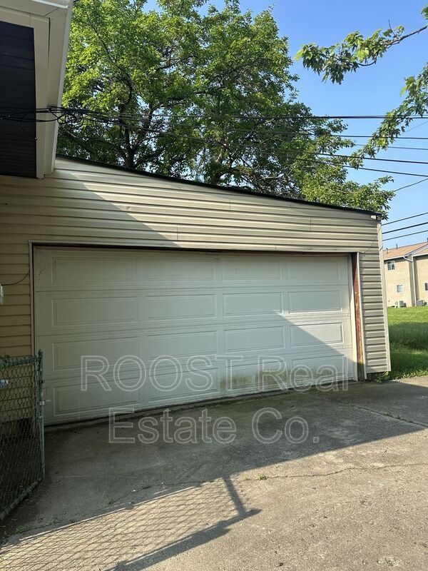 Building Photo - 1709 Elaine Rd