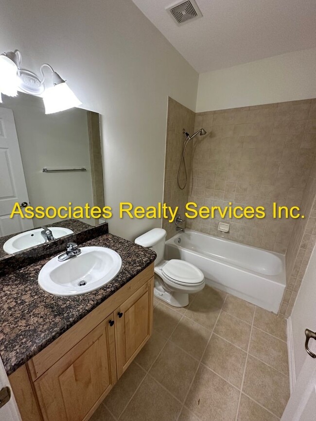 Building Photo - LOOK! Hot on the market! Spacious 2 bedroom condo in Mallorca Square! LOOK!