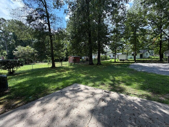 Building Photo - 117 Benton Dr NW