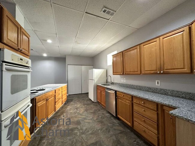 Primary Photo - 3519 Rosekemp Ave