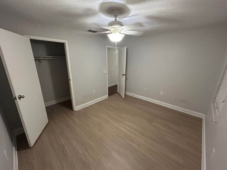Building Photo - 1307 Honeytree Ln W