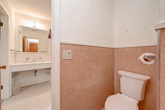 Building Photo - 16711 US-90 ALT