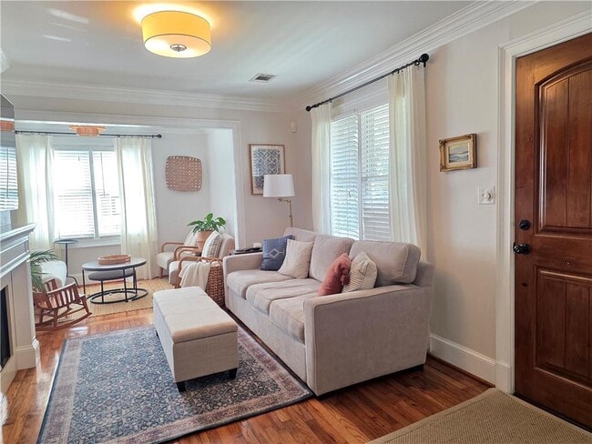 Building Photo - 2076 Anderson Dr SE