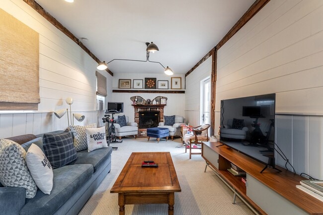 Building Photo - 12 S Kent Rd