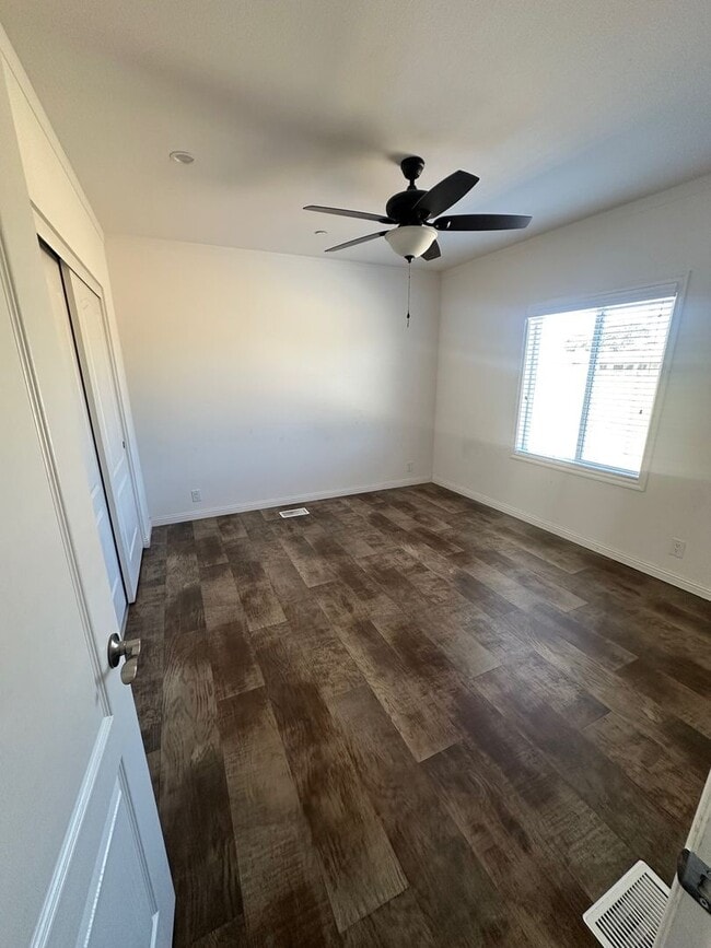 Building Photo - Updated 1 Story Home With Large Lot