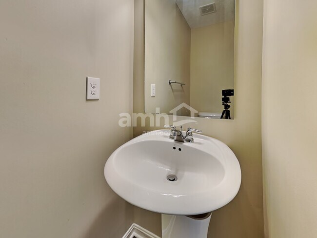 Building Photo - 9770 Soaring Breezes