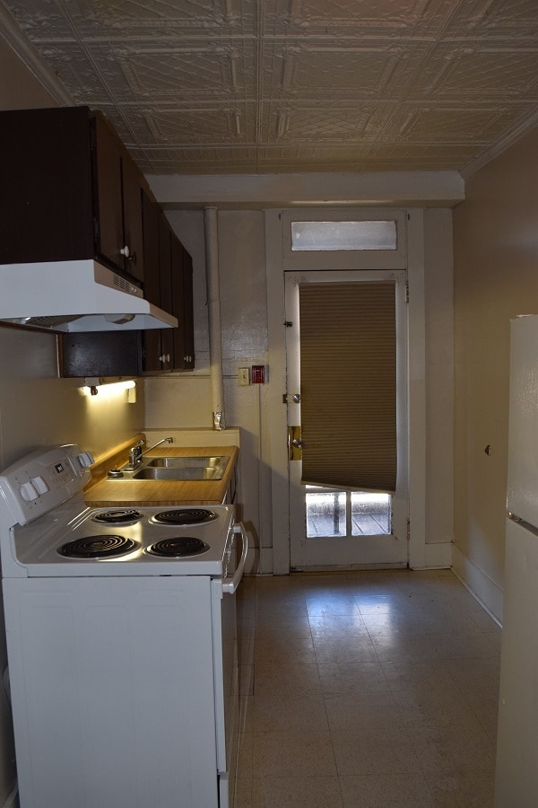 Building Photo - 136 W High St