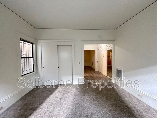 Building Photo - 359 Grand Ave
