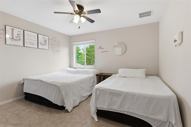 Building Photo - 2409 Muzzie Ln