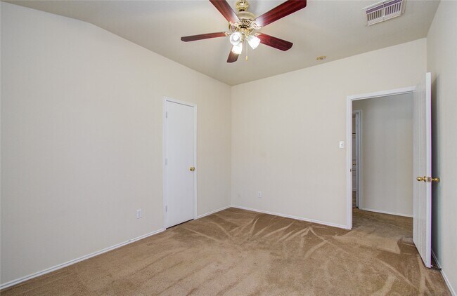 Building Photo - 8219 Tartan Ct
