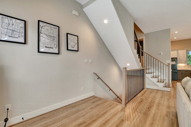 Building Photo - 3704 Creekmont Grn Ln