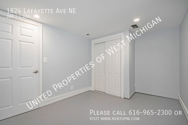 Building Photo - Available Now | Recently Renovated 3 Bedro...
