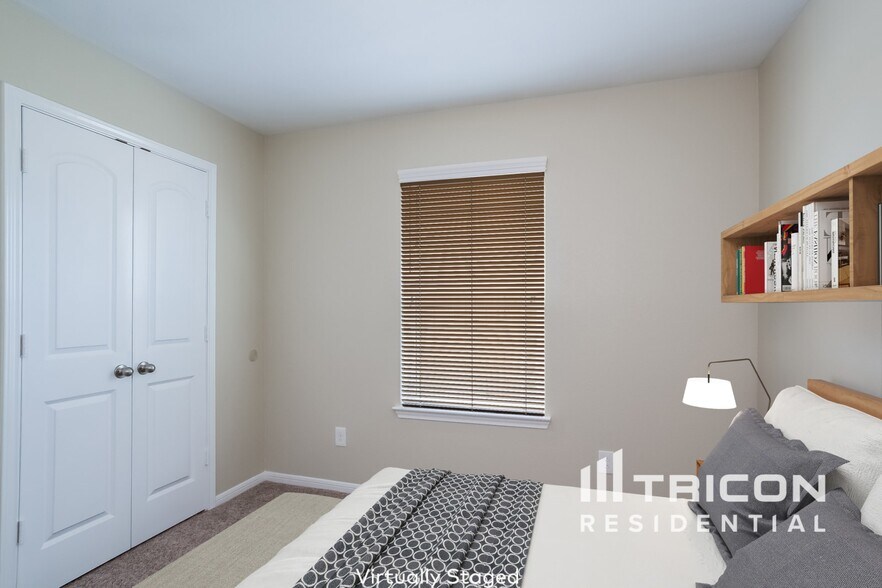 Building Photo - 317 Summer Horse Dr