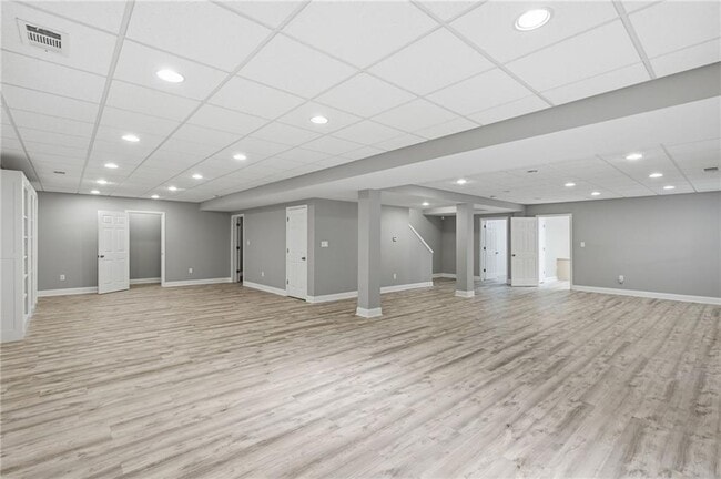 Building Photo - 10504 New Cove Rd