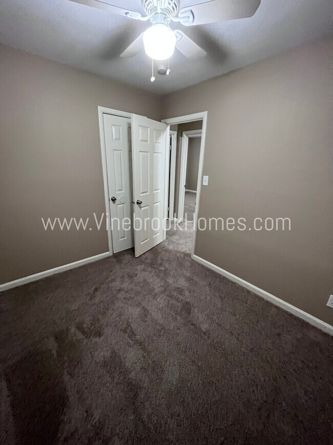 Building Photo - 8211 Ruskin Way