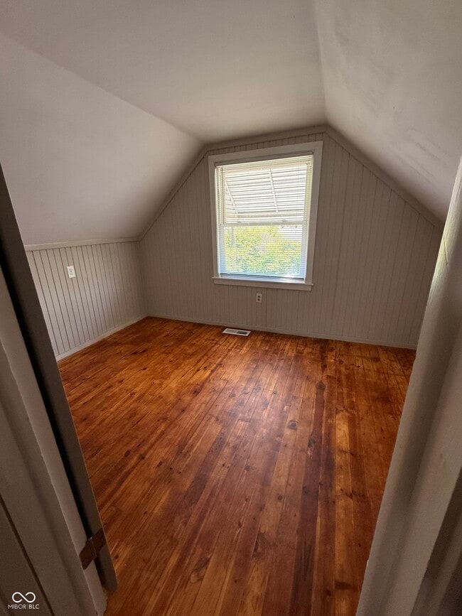 Building Photo - 4417 Primrose Ave