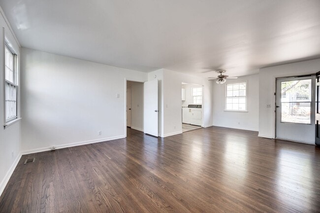 Building Photo - Amazing price for a rental in this area!