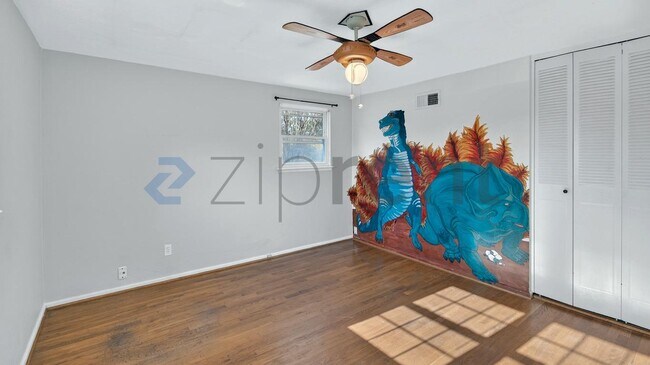 Building Photo - 324 Busher Rd