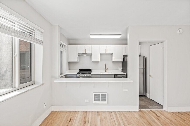 Building Photo - Villa Wynanda