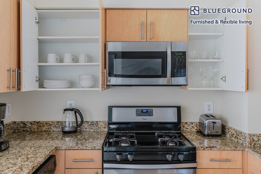 Building Photo - 2400 M St NW