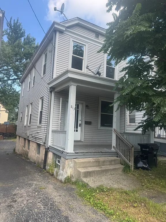 Building Photo - 813 Terry St