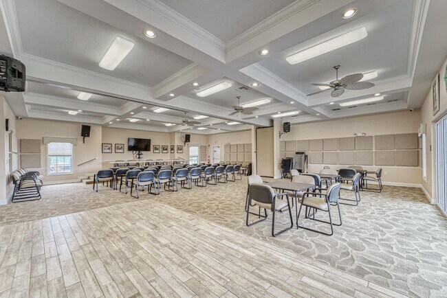 Building Photo - 840 Audubon Dr