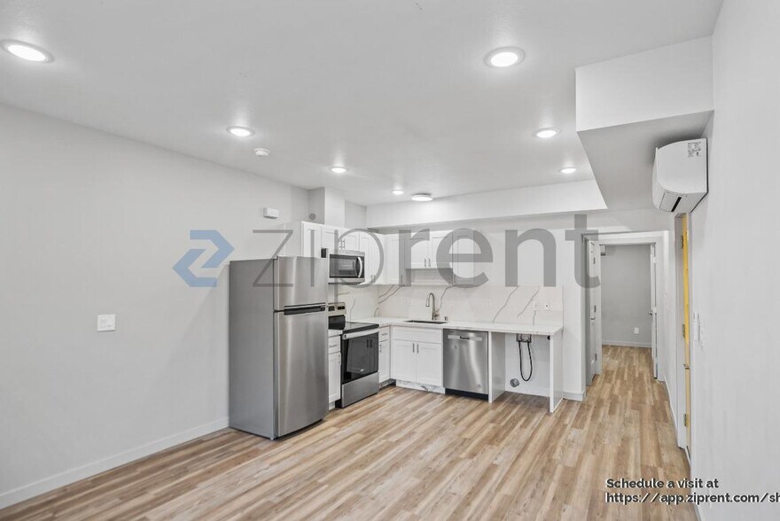 Building Photo - 3216 California St