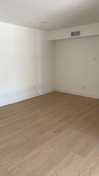 Building Photo - 4664 Matilda St