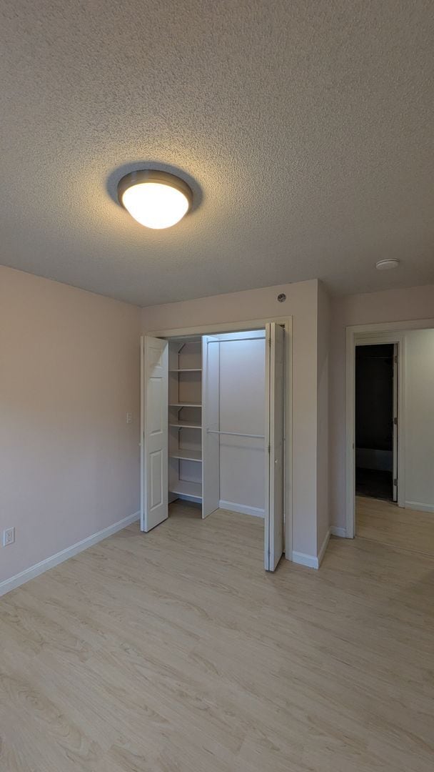 Building Photo - Spacious Three Bedroom Condo (CURRENTLY UNDER CONTRACT)