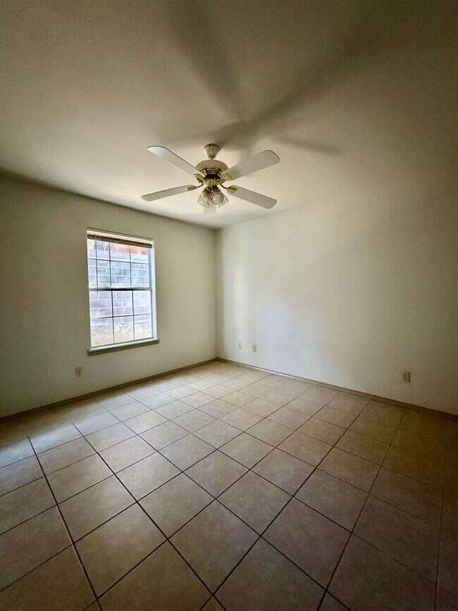 Building Photo - 507 Shiloh Dr