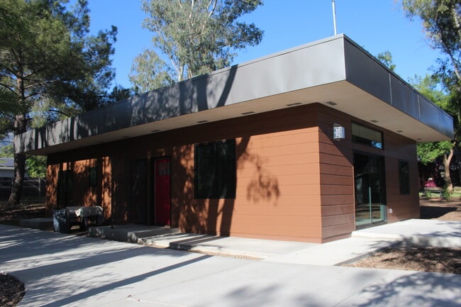 Primary Photo - 1220 Rancho Dr