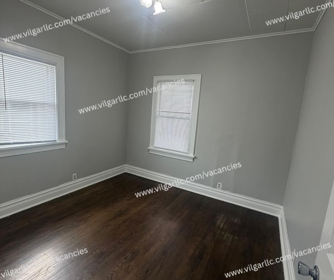 Building Photo - FOR RENT — SPACIOUS 3 BED / 1 BATH HOME