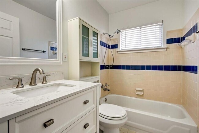 Building Photo - 1316 Zora St