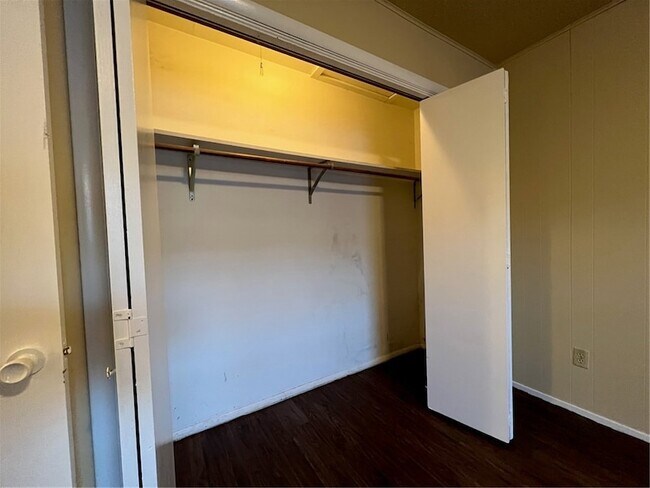 Building Photo - 400 N Campbell Dr