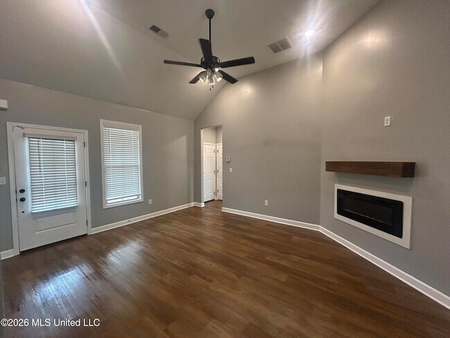 Building Photo - 401 Park St