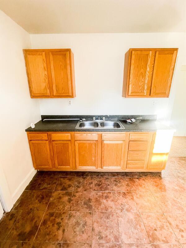 Building Photo - 214 1st Dr NW