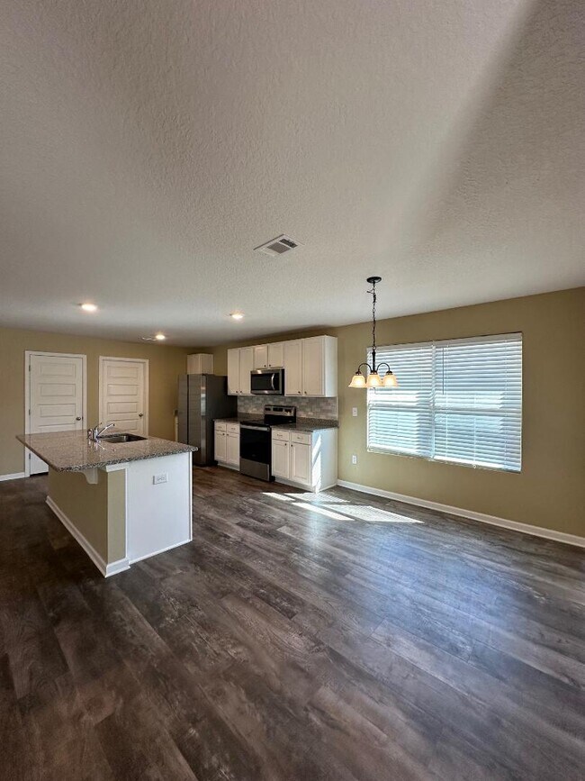 Building Photo - 3998 Whitetail Ln