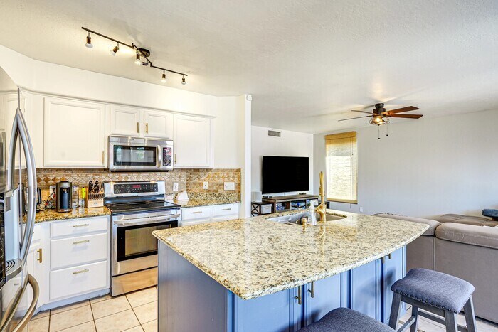Building Photo - 915 E Montoya Ln