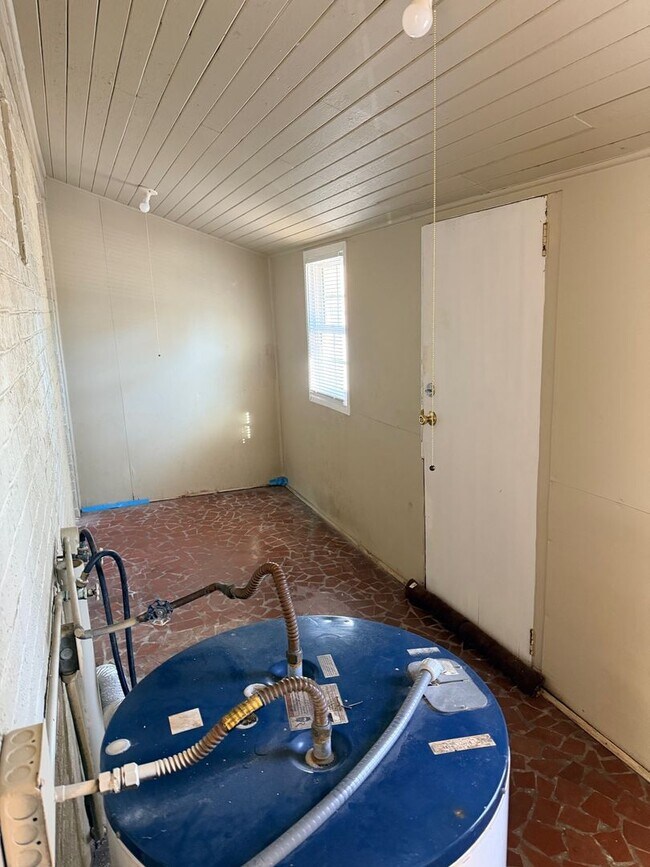 Building Photo - 503 Norwood Ave