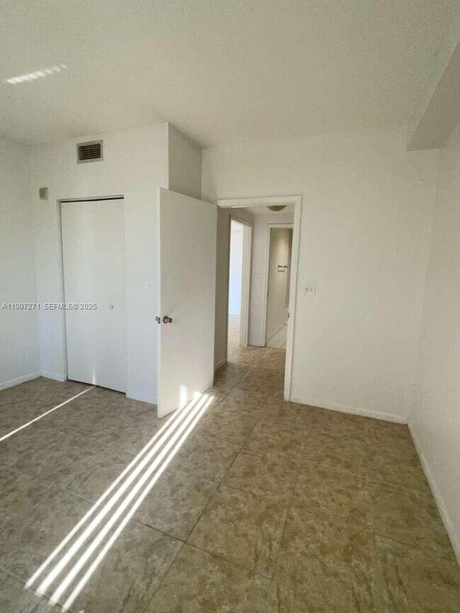 Building Photo - 18800 NE 29th Ave