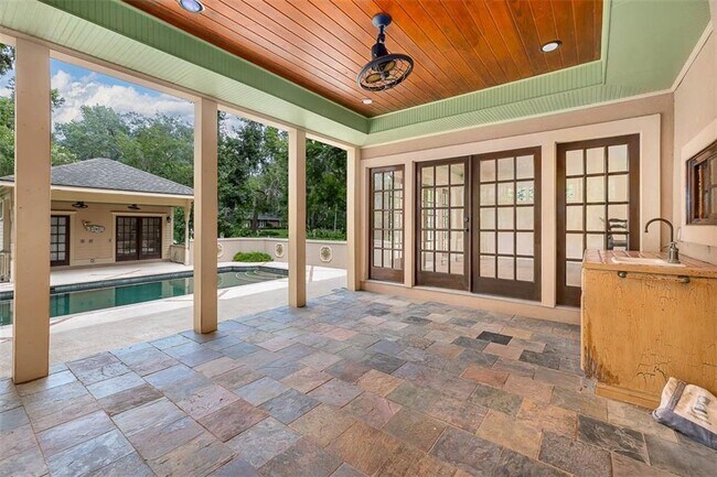 Building Photo - 210 Settlers Rd