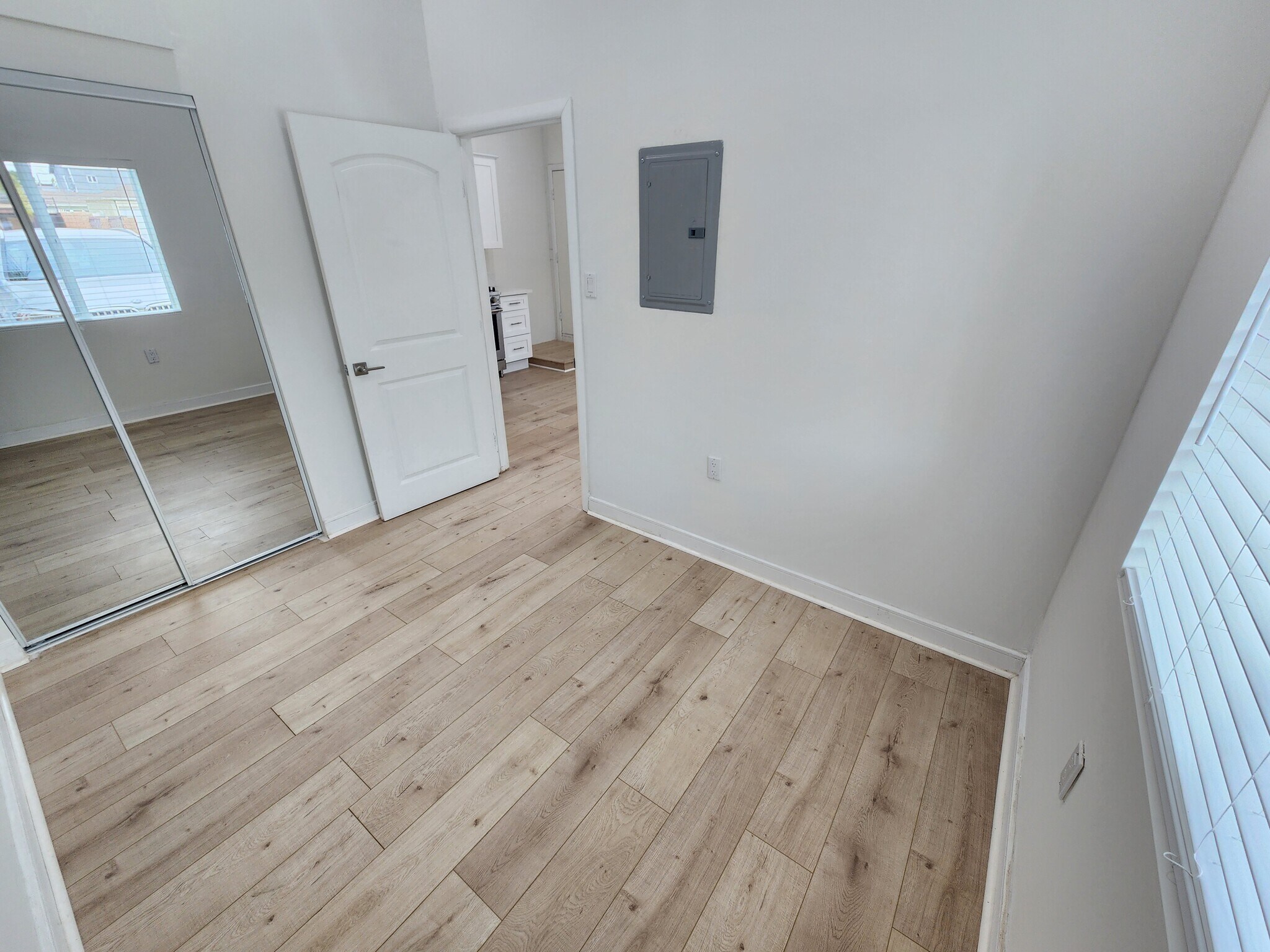 Building Photo - 6522 Camellia Ave